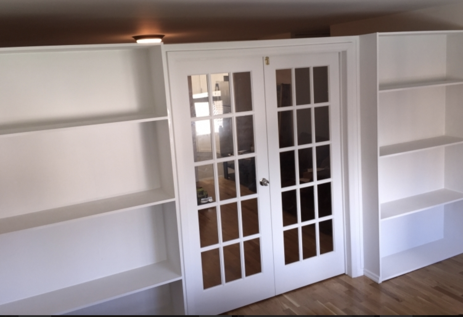 Best bookshelf temporary walls for NYC apartments, 2022